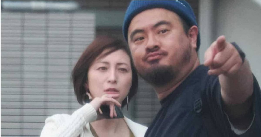 廣末涼子與鳥羽周作的婚外情醜聞，曾在開店前引發輿論。（圖／Smart Flash網頁）