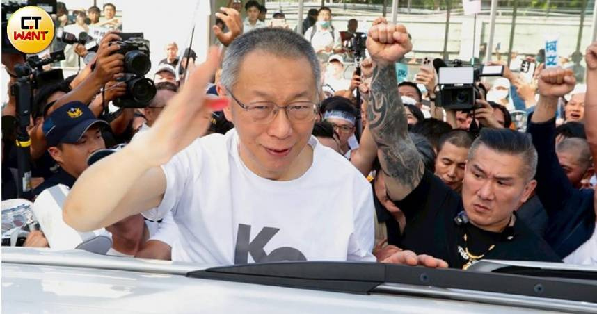 前民眾黨主席柯文哲昨以7000萬元交保。（圖／黃耀徵攝）