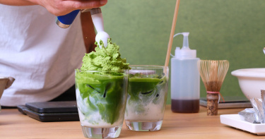 八十八良葉舍將於10月11至13日，在大倉久和提供人氣飲品抹茶拿鐵，並搭配多款加料選項。（圖／大倉久和提供）