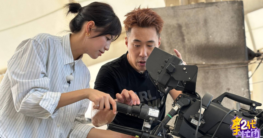 焦曼婷（左）余祥銓挑戰職棒轉播工作。（圖／星二代很忙內提供）