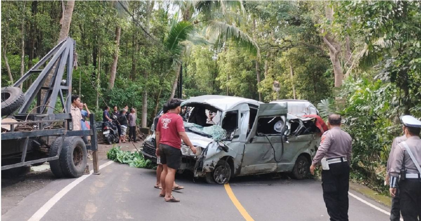 小巴墜谷事故釀中國旅客5死8傷。（圖／達志／美聯社）