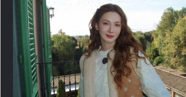 大陸女星金晨去（2025）年3月發生車禍，被爆料找助理頂罪，最新消息指出，金晨將依肇事逃逸挨罰人民幣1500元（約新台幣6957元）。（圖／翻攝自金晨微博）