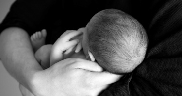狠男狂毆1歲女嬰!打到骨折、腦出血 醫緊急開腦已太晚