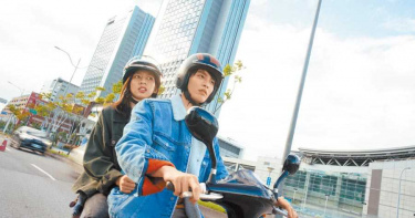 曹佑寧示愛學妹竟漏接 陳妤主動獻吻成功交往