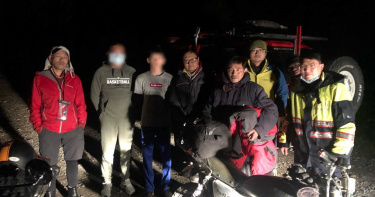 別人的命不是命!他曝「被要求摸黑送15歲少年下山」 網民罵翻