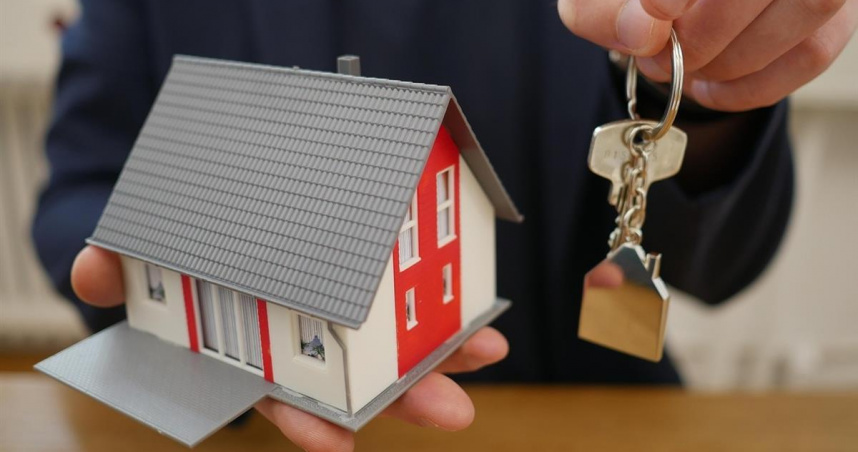 年輕人年薪不到90「敢買1500萬房」？ 網曝1關鍵：又是一尾活龍。（封面示意圖／取自pixabay）