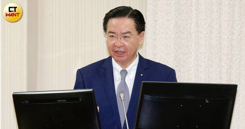 檢調偵辦共諜案再掀波瀾，吳釗燮前助理何仁傑涉洩密遭收押，外界憂中共滲透已深入國安體系。（圖／黃耀徵攝）