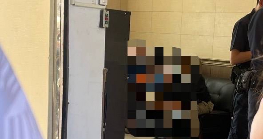 中和傳出雙屍命案，今下午相驗林女家屬悲痛現身，場面肅穆哀戚。（圖／翻攝畫面）