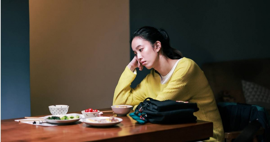 陳庭妮在劇中飾演單親媽媽「張璃」。（圖／寬想國際娛樂提供）