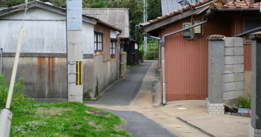 一名男子駕車屢屢違規拒繳罰單，最後房子被法拍。（示意圖／翻攝自photoAC）