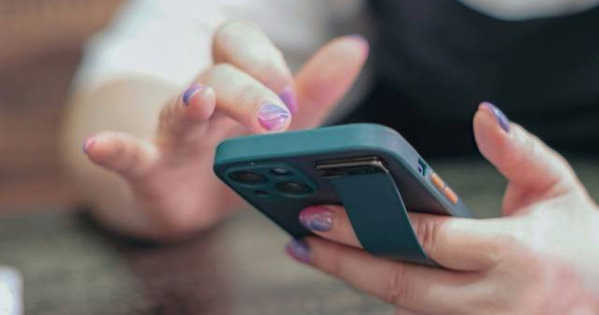 臉書母公司Meta推出的社群平台「Threads」，深受許多人喜愛。（示意圖／翻攝自photoAC）