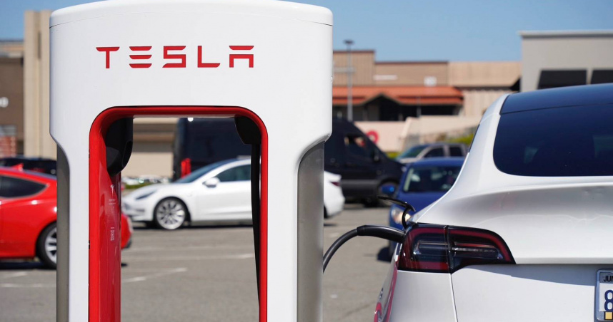 執行長馬斯克近日宣布自駕計程車（Robotaxi）服務範圍將擴大。（圖／新華社）