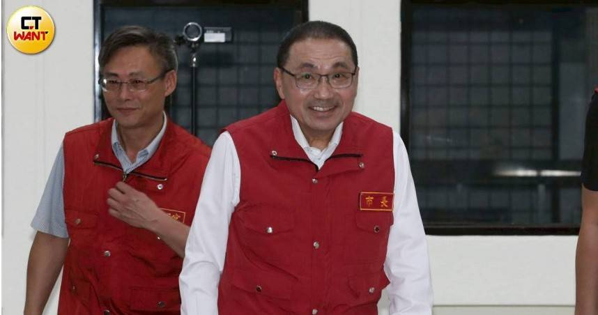 新北市長侯友宜表示，已出動74名特搜人員、23輛救災車與搜救犬支援花蓮光復鄉水患災情。（圖／劉耿豪攝）