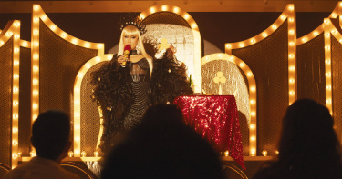 許瑞奇在片中的變裝皇后造型是一大看點。（圖／甲上提供）