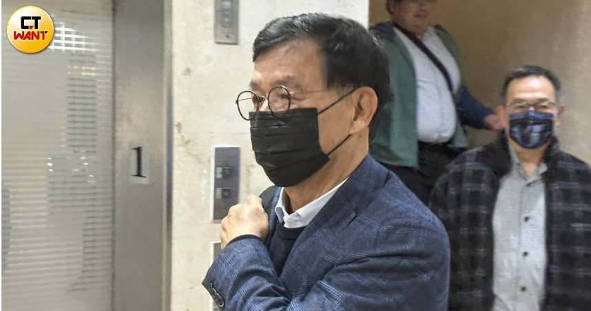 彭振聲出庭結束。（圖／翁靖祐攝）