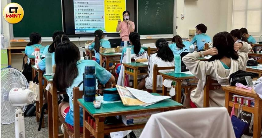 教育部公布115學年度高中免試入學招生簡章，總名額18萬4459人，創下近13年來新低紀錄。（示意圖／方萬民攝）