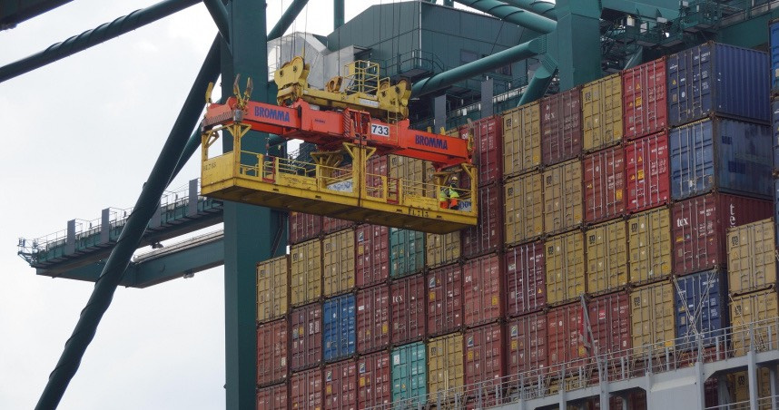 上海集裝箱出口運價指數（SCFI）終止連三漲。（圖／pixabay）