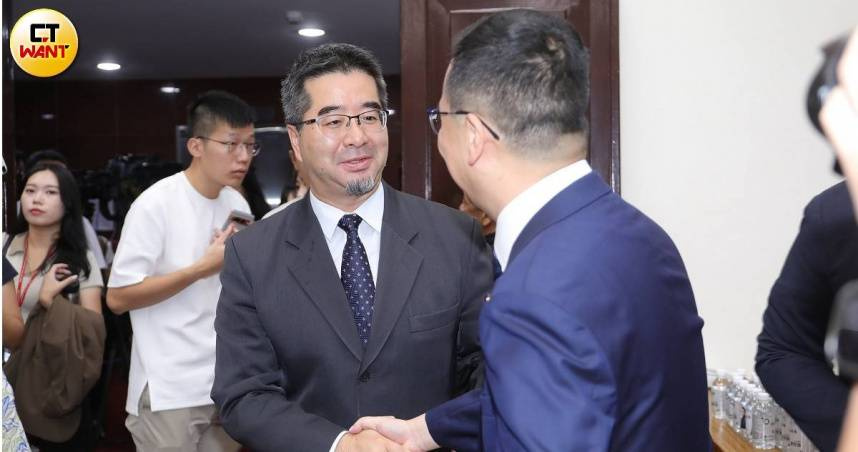 國民黨副主席蕭旭岑回應遭馬英九基金會提告背信、侵占一事。（圖／周志龍攝）