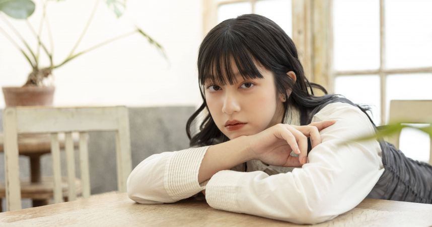 新人女星半夜聽到說話聲　嚇到心跳加速衝去收驚