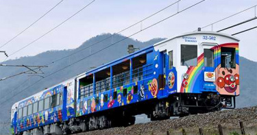 司機中暑!到站前1.5公里突煞車 日本觀光列車停駛30分鐘