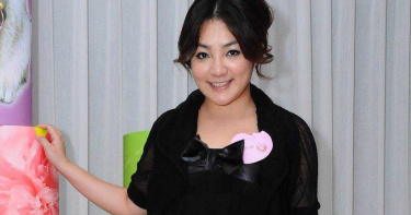 窮到沒錢洗熱水…46歲凌威威重回酒店上班 曝小姐出場做S價碼