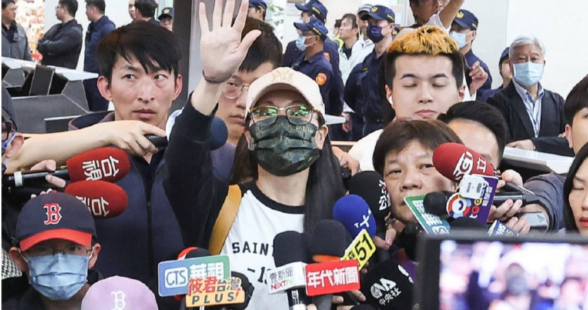 陸配網紅「亞亞」（劉振亞）日前因在台發表武統言論，遭內政部移民署廢止依親許可，處分限期25日午夜12點前離境。（圖／報系資料照）