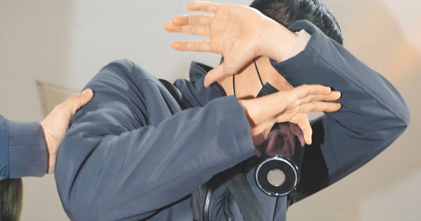 台北市警局涉嫌包庇賭博電玩，台北地檢署指揮警調等單位，兵分多路搜索台北市警局與萬華分局，約談警局督察室偵查佐林裕偉，2日複訊後請回。（圖／中國時報陳君瑋攝）