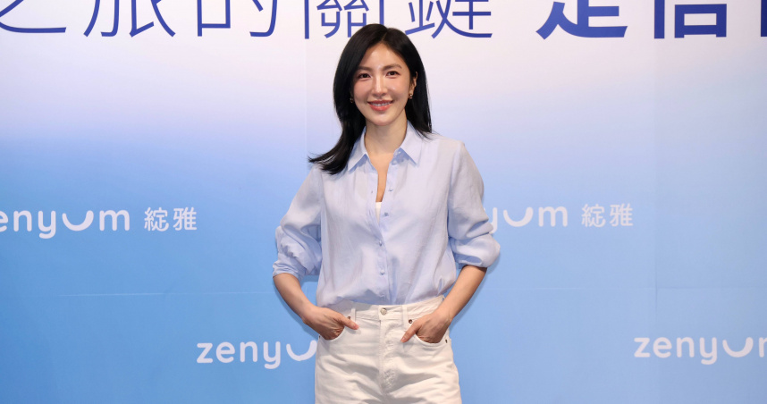 楊謹華開心好友劉品言雙喜臨門。（圖／焦正德攝）