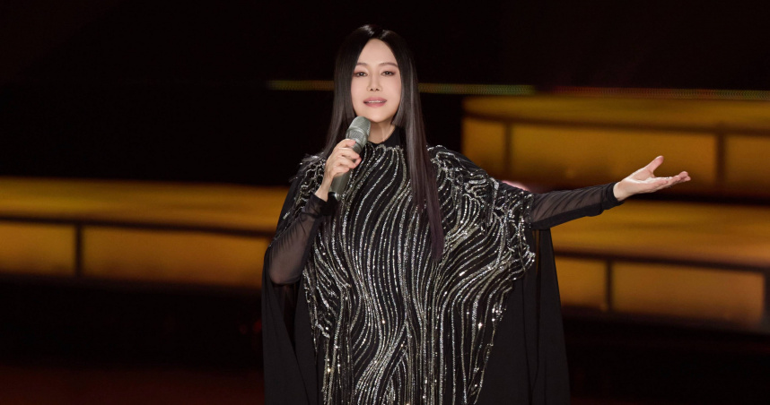 江蕙原訂8月8日（五）、8月9日（六）於台北小巨蛋的兩場演出，確定將延期至8月17日及8月24日兩天舉行。（圖／寬宏藝術提供）