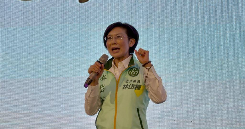 民進黨立委林岱樺今（7）日晚間她在高雄出席餐敘活動時，當眾表示「岱樺確定沒有被停權」，宣布將繼續參選2026高雄市長。（圖／中國時報柯宗緯攝）