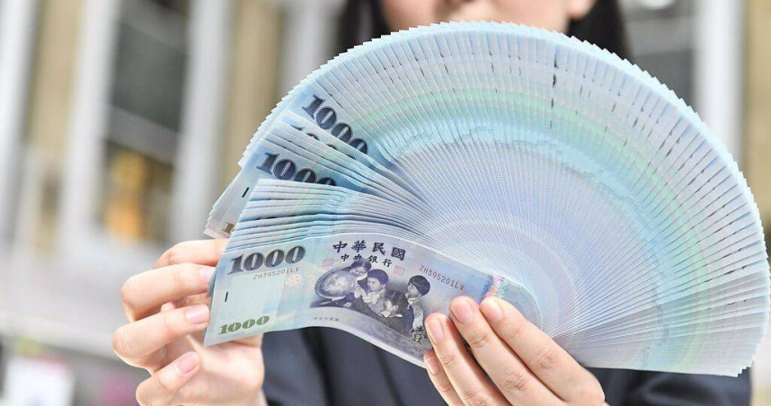 朝野終於達共識！立法院朝野黨團14日協商，朝野達成共識將在17日院會處理並完成「中央政府因應國際情勢強化經濟社會及民生國安韌性特別預算案」，等同普發現金相關特別預算也將於17日三讀。（圖／報系資料照）