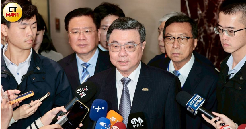 行政院長卓榮泰呼籲立法院審議115年度總預算與國防特別預算。（圖／黃耀徵攝）