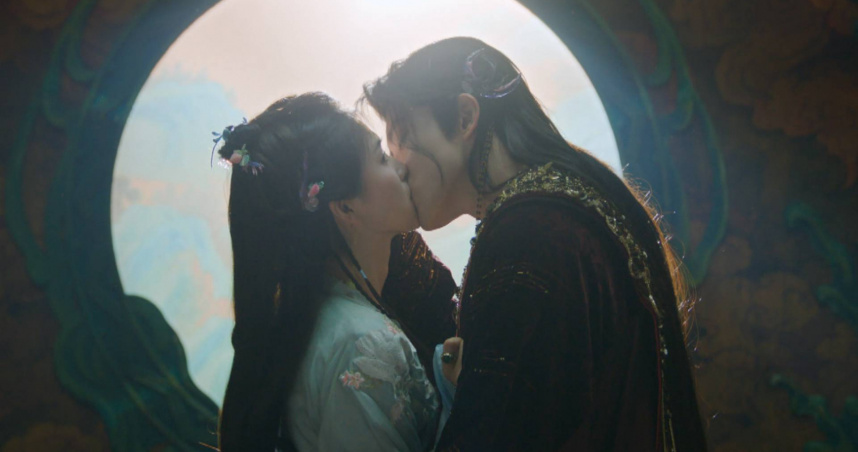 敖瑞鵬與白鹿的吻戲被導演吐槽。（圖／中天娛樂台提供）