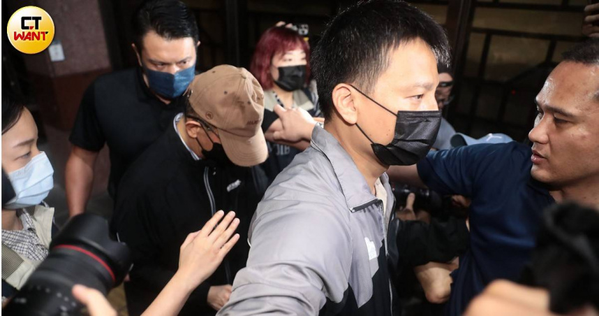 長榮張國政涉內線交易「火爆移送」　保鑣無視調查官「劫囚」反幫倒忙