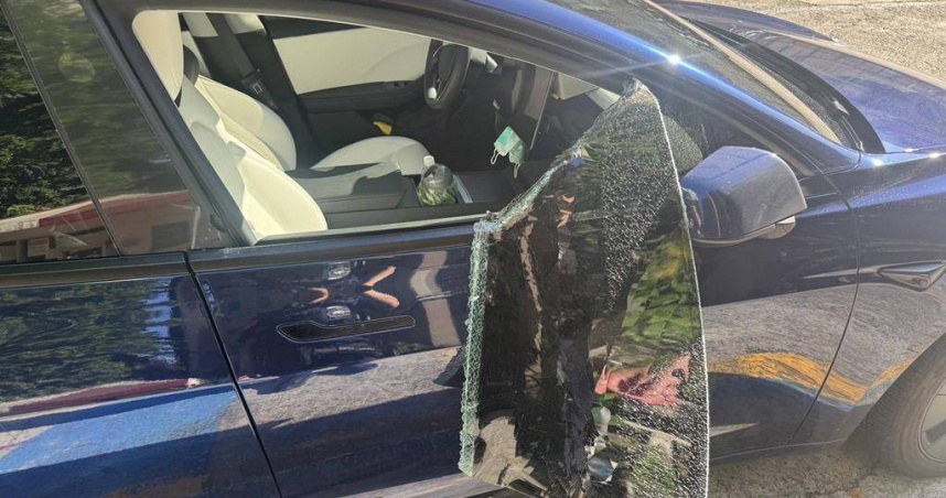 特斯拉車窗遭砸！哨兵模式全都錄　平鎮慣竊一出手警秒認人逮捕