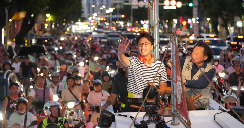 民進黨台北市長參選人沈伯洋出席「台北大洋流｜中山大同」車隊掃街。（圖／台北市攝影記者聯誼會提供）