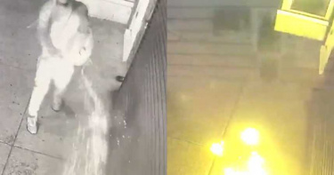 活活燒死人!連續縱火犯凌晨隨機作案…街友逃不出熊熊大火
