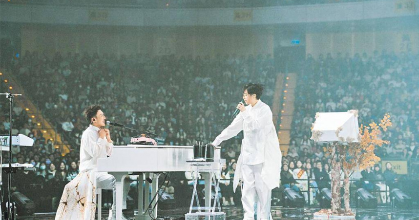 台北市率先全台地方政府，宣布推出「台北小巨蛋主場館鼓勵售票活動實名制提供場租優惠方案」，今年在小巨蛋舉辦活動採實名制購票及入場者，減收15％ 活動日的場地使用費。圖為天團蘇打綠今年在小巨蛋開唱。（圖／緒風提供）