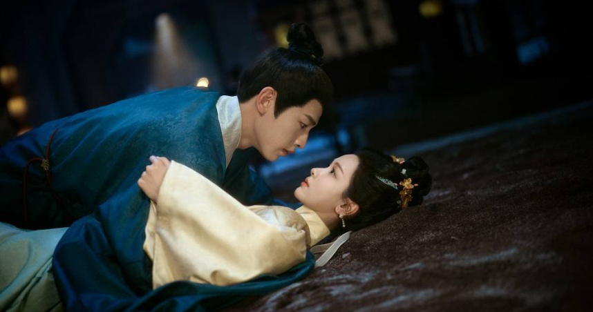 《雁回時》陳都靈和辛雲來劇中名場面「墜馬吻」。（圖／愛爾達電視）