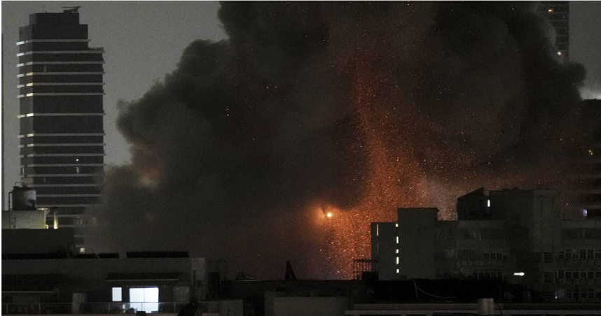 圖為以色列首都特拉維夫遭伊朗報復性攻擊。（圖／達志／美聯社）