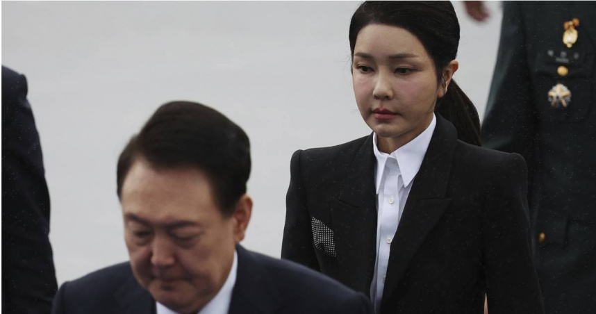 前南韓總統尹錫悅及前第一夫人金建希。（圖／達志／美聯社）