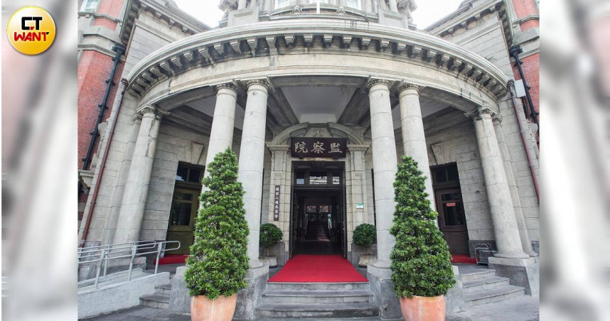 監察院通過監委王美玉、張菊芳、趙永清調查報告，要求行政院儘速推動禁止酷刑公約國內法化。（圖／黃威彬攝）