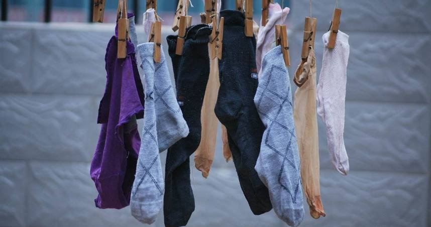 胸腔暨重症專科醫師黃軒建議民眾避免購買4種襪子，預防影響身體健康。（示意圖／Pixabay）