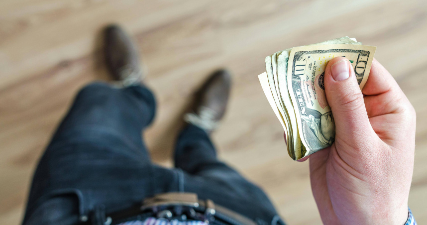 2025年全球平均稅後月薪排名，台灣位居41名。（示意圖／Pexels）