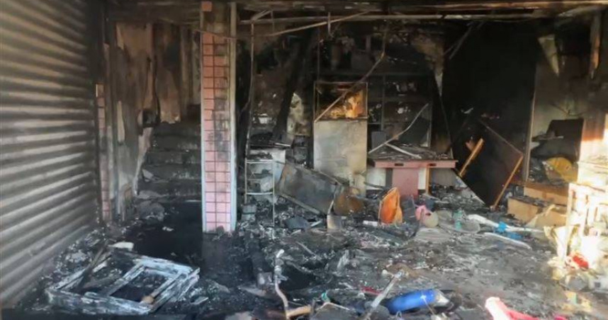 高雄市林園區中門路一棟10層樓的華廈於18日凌晨發生重大火警，造成2男1女共3人不幸喪命。（圖／翻攝畫面）