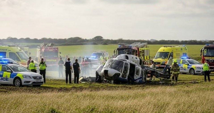 飛行教學直升機墜毀小鎮。（圖／翻攝自社群網站X @Worldsource24）