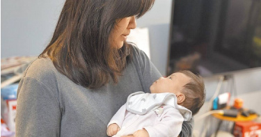 行政院會4日通過「育嬰留停照顧彈性化方案」，育嬰留職停薪期間，將有30天能以「單日」方式申請。（示意圖／報系資料照）