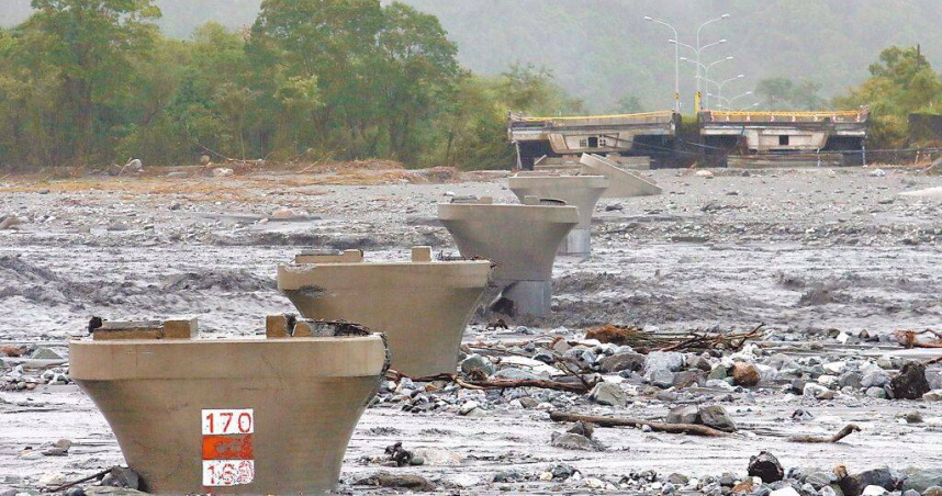 馬太鞍堰塞湖發生溢流，埋沒農田392公頃、造成總計3.3億農損，重創花蓮縣光復鄉等地區，對此農業部長陳駿季今（26）日特別指示，提升災害復建專案層級與組織，要求加速協助民眾及農產業災後重建。（圖／本報系資料照）