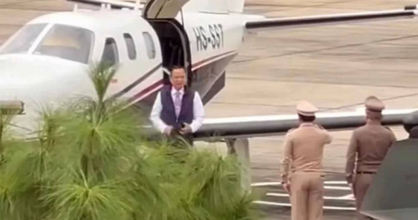 泰國總理阿努廷（Anutin Charnvirakul，中文名：陳錫堯）在9月30日親自駕駛飛機運送器官捐贈，預計能拯救7名患者的生命。（圖／翻攝自bangkokpost）