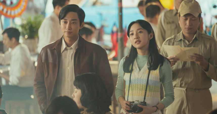 李沐和振永在《那張照片裡的我們》曖昧情愫令人心動。（圖／瀚草文創GrX STUDIO提供）